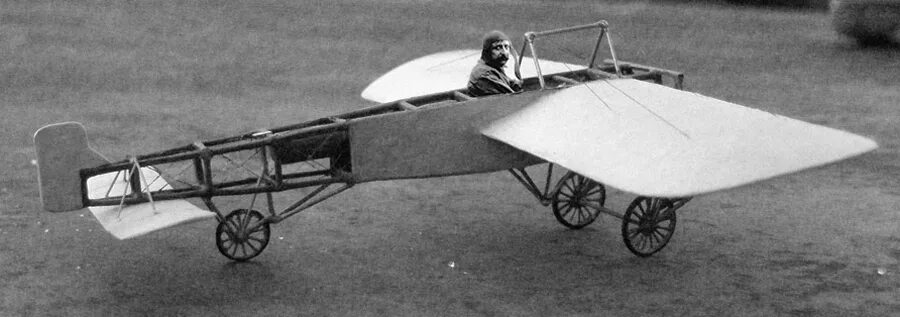 Blériot XI (1909). A French aircraft designed by Louis Blériot and Raymond Sauln