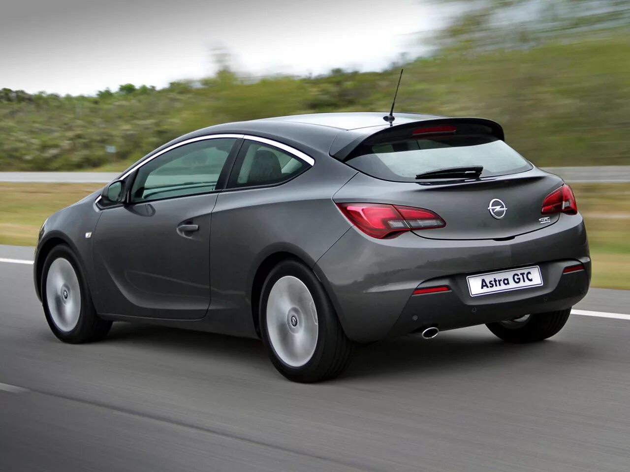 Стоимость opel. Opel Astra GTC. Opel Astra 2012. Opel GTC 2012. Opel Astra GTC хэтчбек.