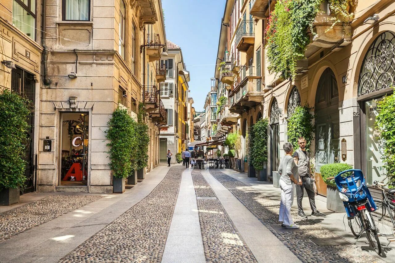 Via brera. Квартал брера в милане. Via brera. Квартал брера в милане. Via brera.
