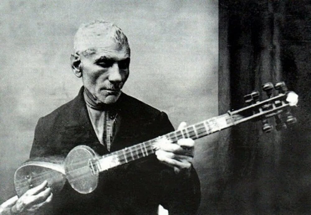 Дживани атаманца. Гусан армения. Портрет ашух дживани. Армянский ашуг. Гусан аваси.