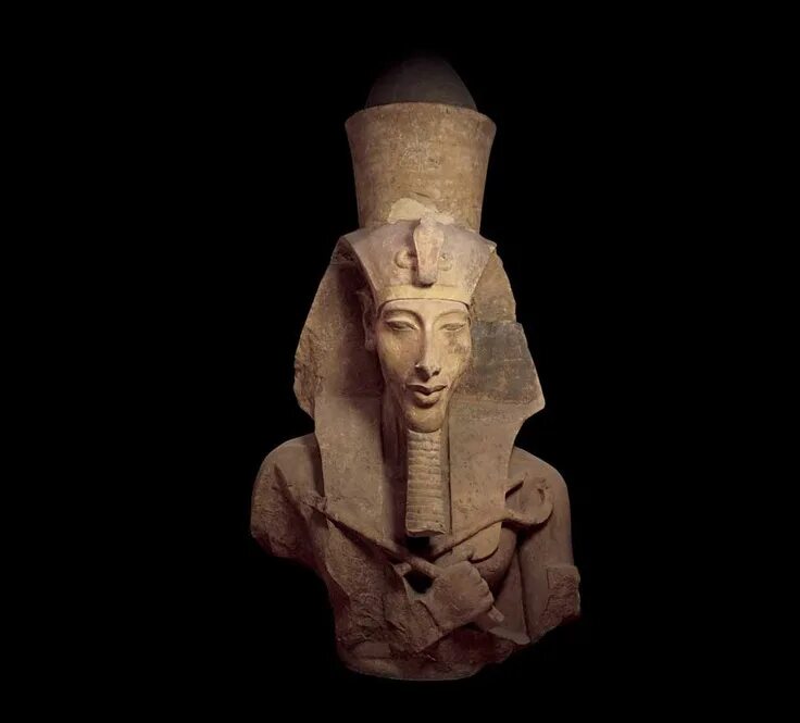 Эхнатон фараон египта. Аменхотепа iv. Фараон аменхотеп. Статуя фараон эхнатон. Аменхотеп 4 статуя.