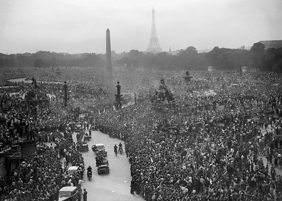 Высадка в нормандии 1944. 31 августа 1944 года бухарест. 1944 год в мире. Сен ло франция 1944. Операция в нормандии 1944.