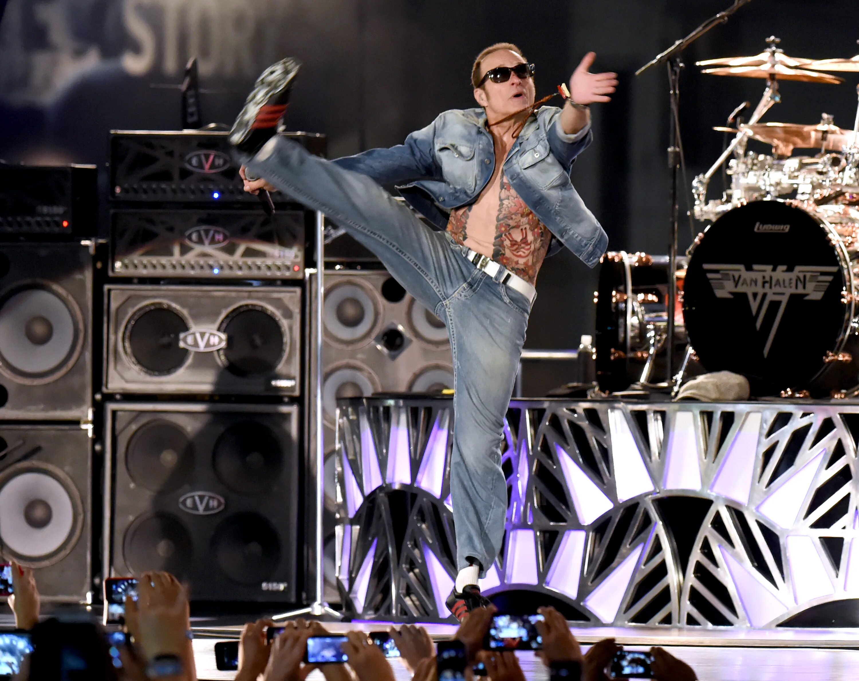 David Lee Roth 2015. Дэвид ли рот. Дэвид ли рот 2020. Дэвид ли рот сейчас