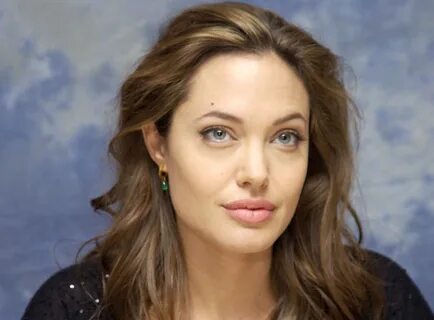 Магия момента, когда Анджелина Джоли появилась на свет и прекрасное становл...
