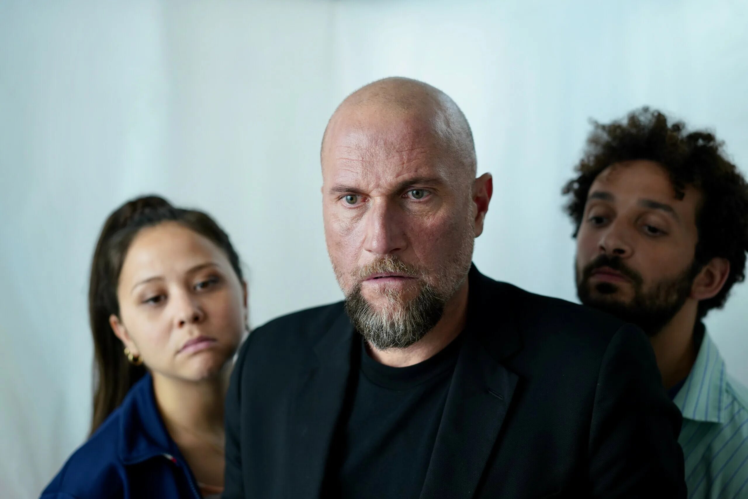 Интересные комедии 2023. Франсуа дамиенс фильмы. Убийцы цветочной луны фильм 2023 кадры. Не буди во мне киллера фильм. Не буди во мне киллера отзывы.