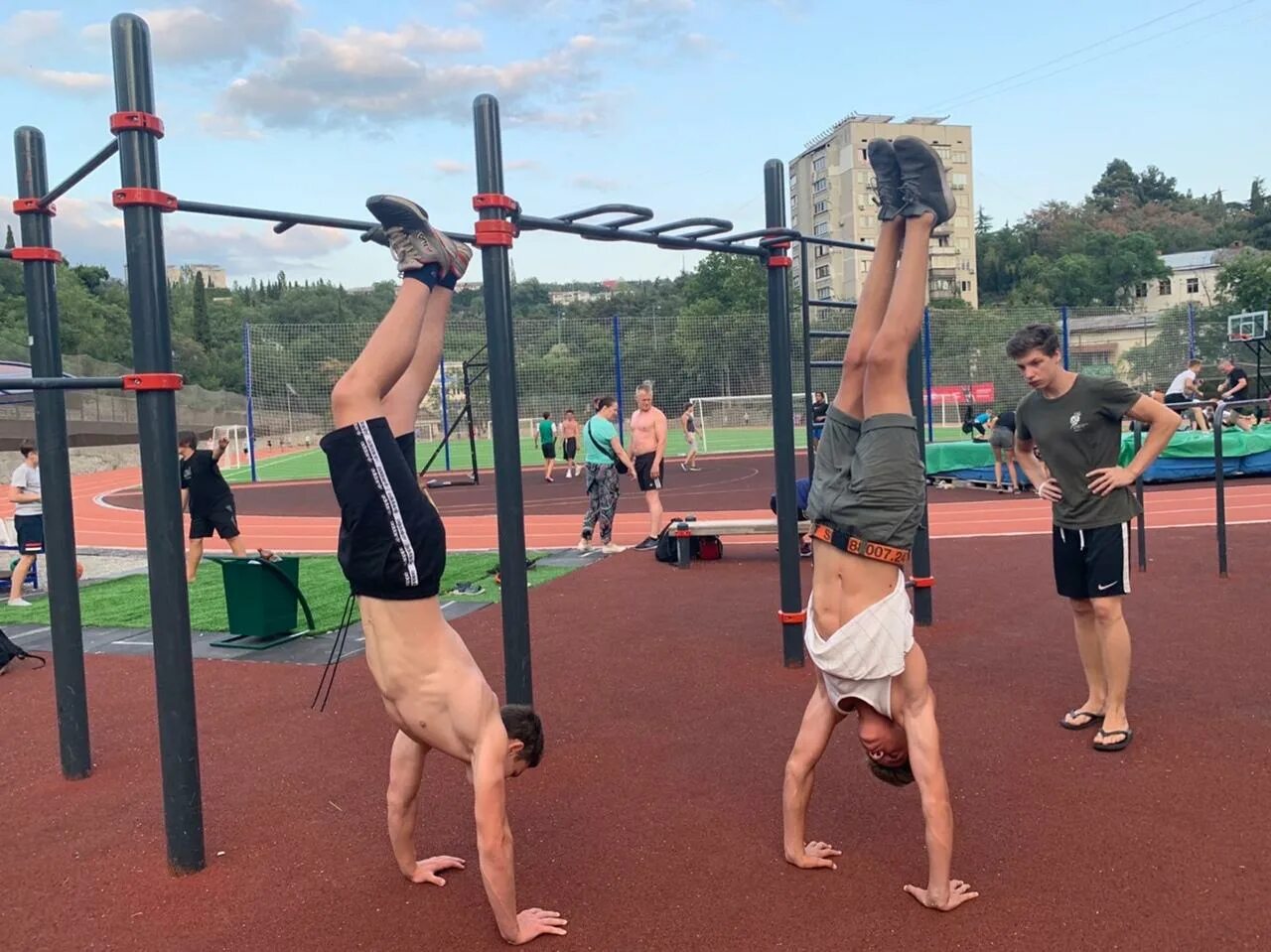 Воздушно силовая атлетика. Воздушно силовая атлетика. Воздушно силовая атлетика. Федерация воздушно-силовой атлетики россии воркаут. Воздушно силовая атлетика.