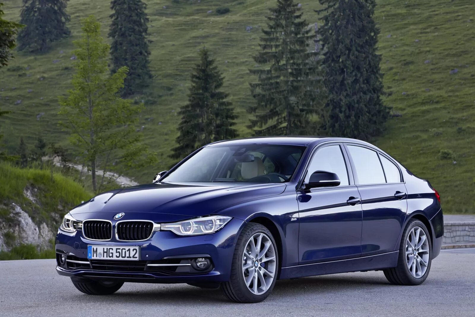 Как выглядит бмв 3. Bmw 3 320i. bmw serie 3 320i. bmw 340i 2016. бмв седан 320i.