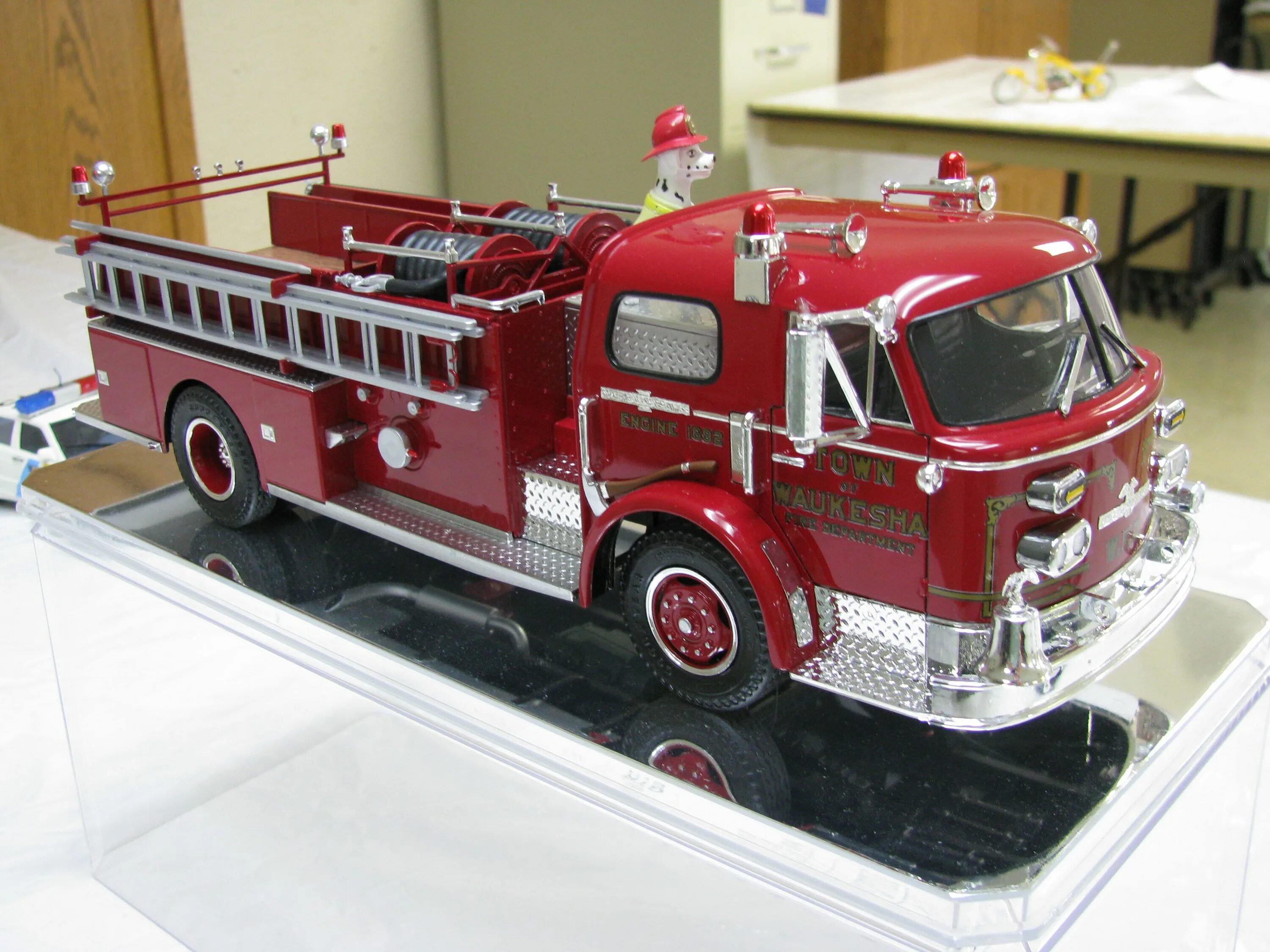 American LAFRANCE 1000. Большая пожарная машина Fire Dept игрушка. Модель пожарной машины Rd-1304-a-5890. Модель пожарной машины.