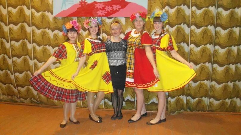 Текст песни маруся раз два три калина. Распрягайте хлопцы коней ноты. Маруся раз два три калина кубанский казачий хор. Слушать песню раз два три калина. Слушать песню раз два три калина.