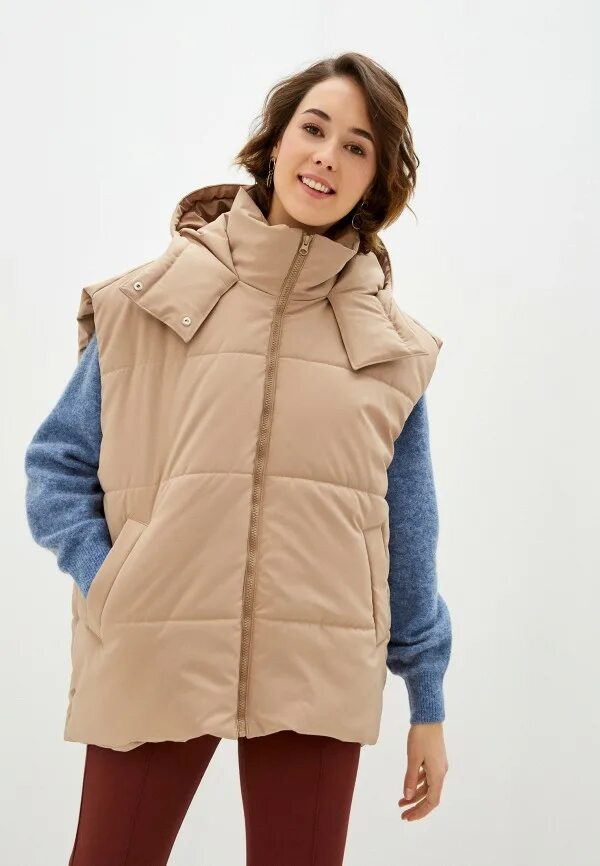 Снежная королева жилет из меха песца. Жилетка женская с платка. Снежная королева безрукавки. Жилетка из рыси снежная королева. Шерстяной жилет женский.