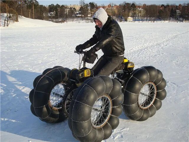Мотоблок болотоход вездеход. Пневмоход язь-2. Вездеход 4на 4 колесо камера. Вездеход на камерах. Ободрыши зил 131.