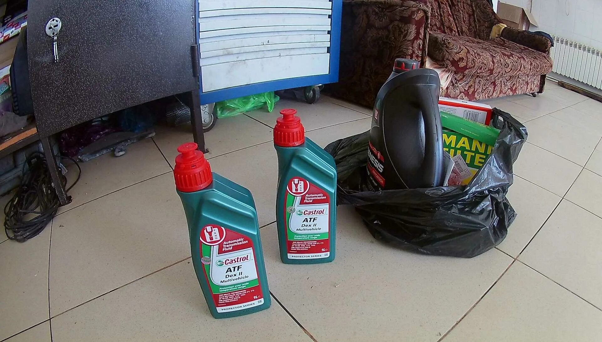 Ларгус 2021 жидкость гур. Ларгус 2014 жидкость гидроусилителя castrol. Масло в гур ларгус. Ларгус 106 жидкость гур. 6 elf артикул.