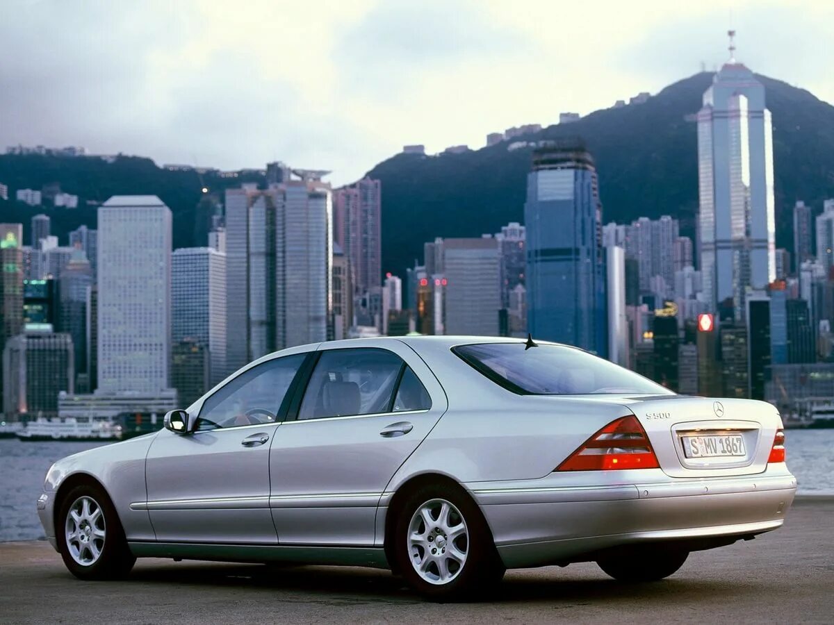 Mercedes Benz s class w220. Mercedes Benz s500 w220. Mercedes Benz s class s500 w220. Mercedes-Benz s-class 2000.