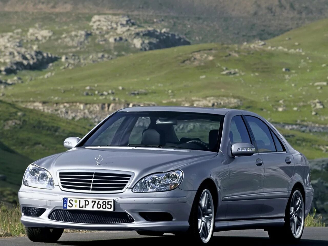 Mercedes Benz s220. Mercedes-Benz w220. Мерседес s class 220. Мерседес с класс w220.