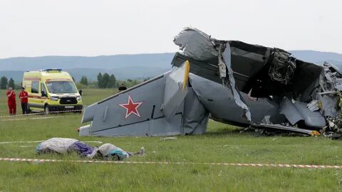 Самолет получил повреждения