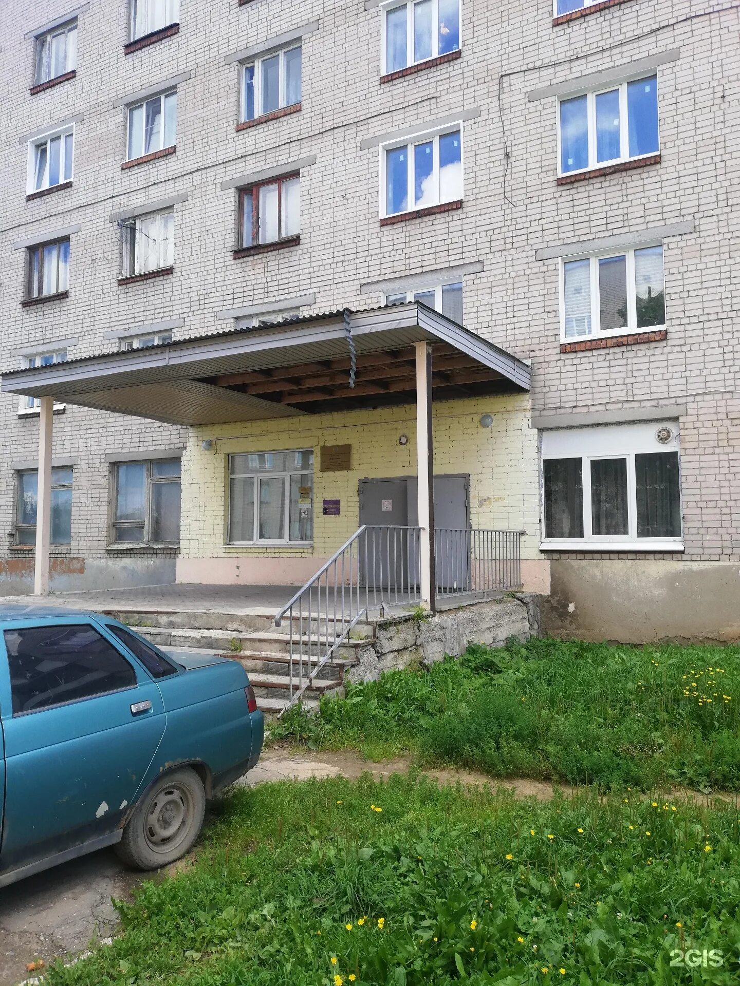Колледж сфера. Ивановский колледж сферы услуг общага. ивановсий колледжсферы усугобщага. вятские поляны свободы 6 общежитие. иваново свободы 22.