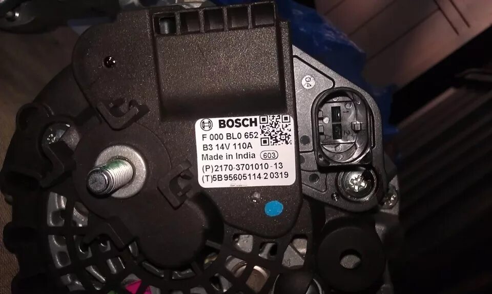Какой генератор стоит на гранте. Bosch 2170-3701010-13. 2170-3701010-13 bosch 110а. генератор bosch 2170-3701010-13. генератор bosch f 000 bl0 652.