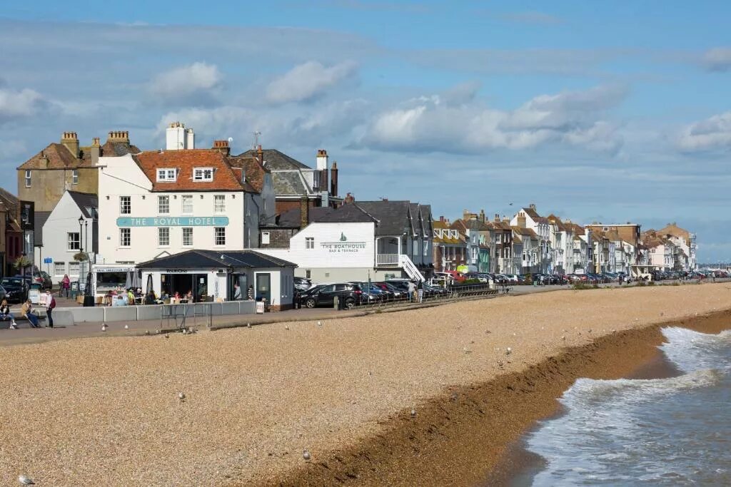 Г дил. Дил великобритания. deal город англия. clacton-on-sea фото.