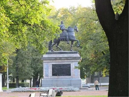 Памятник прадеду