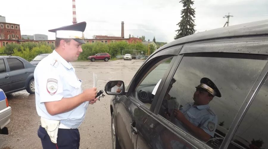 Гибдд в дзержинском. Инспектор ГИБДД Дзержинск Лебедев. Лебедев Дзержинск ГИБДД.