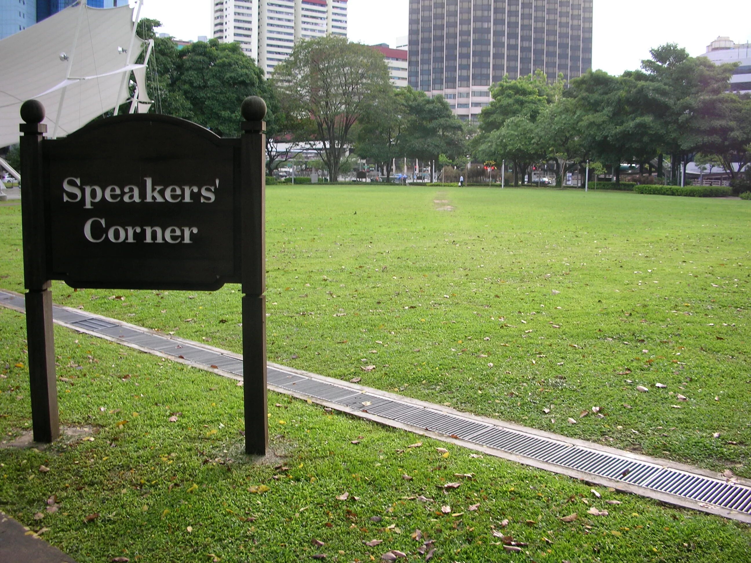 Speaker s corner. Гайд парк в лондоне уголок ораторов. гайд парк в лондоне спикерс корнер. hyde park уголок оратора. гайд парк в лондоне speaker corner.