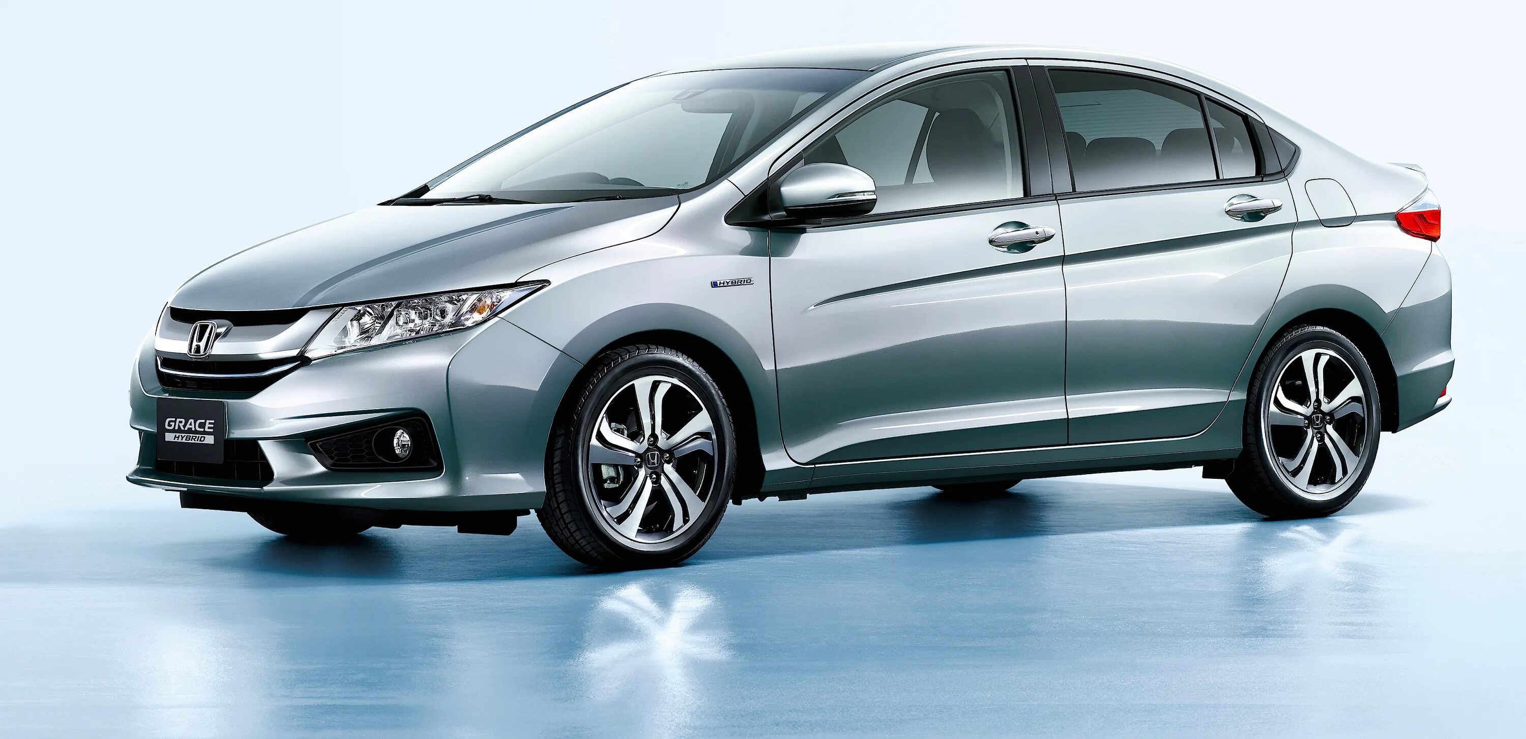 Хонда гибрид характеристики. Хонда грейс гибрид. honda grace 2015. хонда гибрид 2015. honda city hybrid.