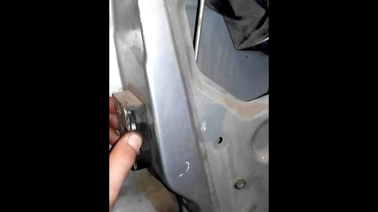 Как открыть заклинившую дверь ваз 2110. Как открыть ваз 2114 без ключа. как открыть дверь ваз 2110 без ключа.