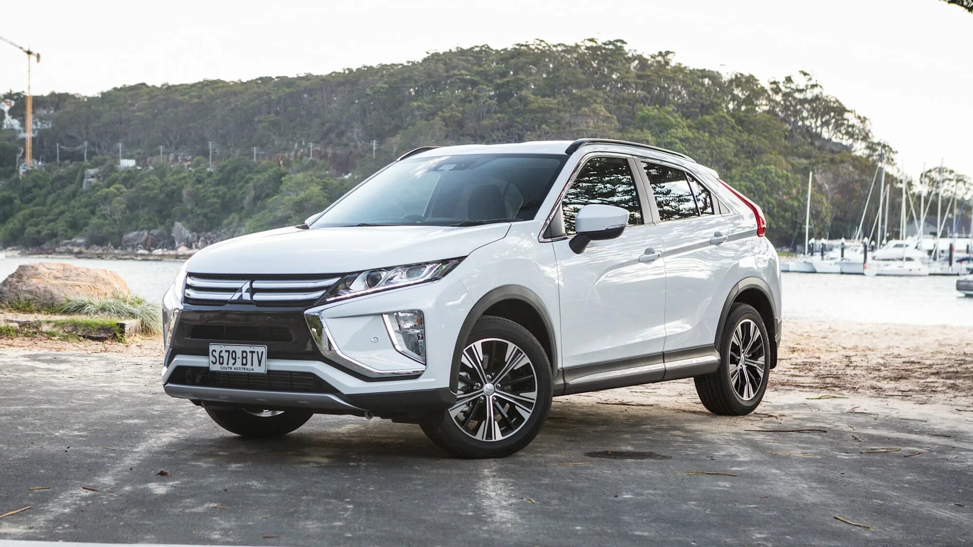 Кросс 2018. Mitsubishi eclipse cross белый. mitsubishi eclipse cross 2018. митсубиси эклипс кросс 2018 белый. митсубиси эклипс кросс 2025 белый.