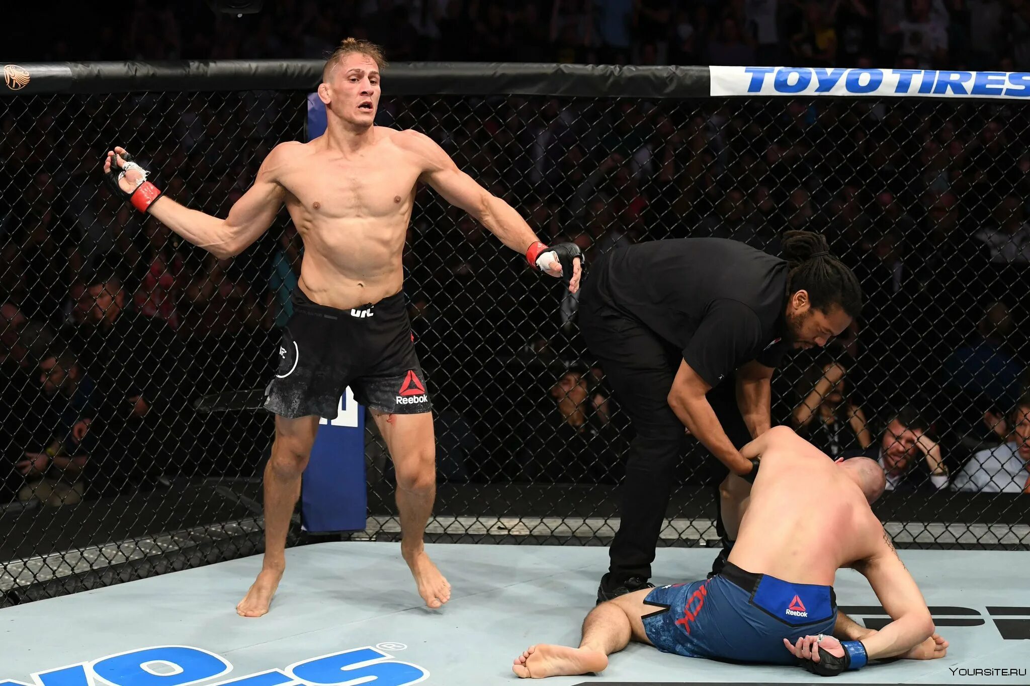 Сильный удар ногой. James Vick боец. Niko UFC.