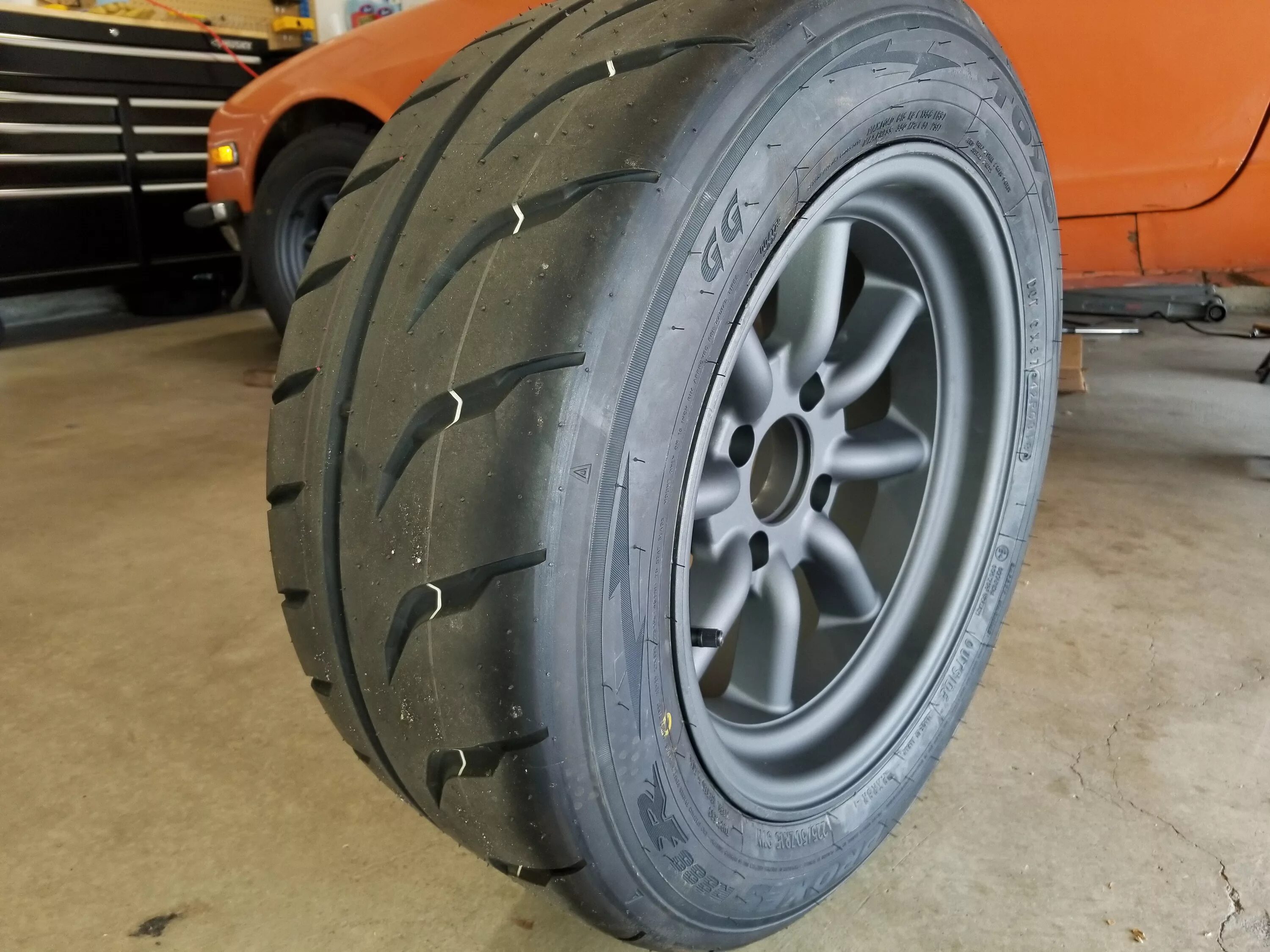 Резина пятнадцать. Toyo PROXES r888r. Toyo r888r 225/50 r15. Toyo PROXES r888r 225/45 r17. Toyo r888 r13.