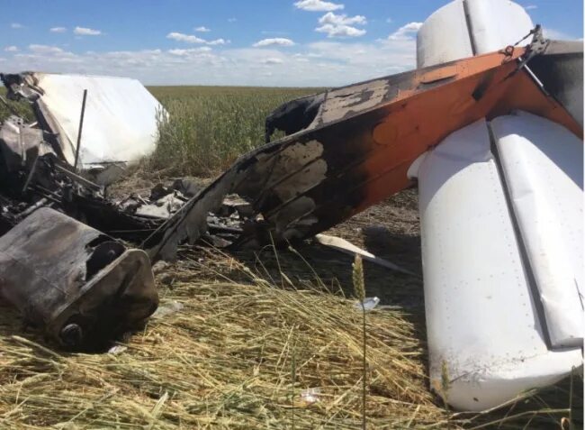 Падение самолета в Саратове. СП-30 самолет. Упал самолёт в Саратовской области. СП-30 крыло.