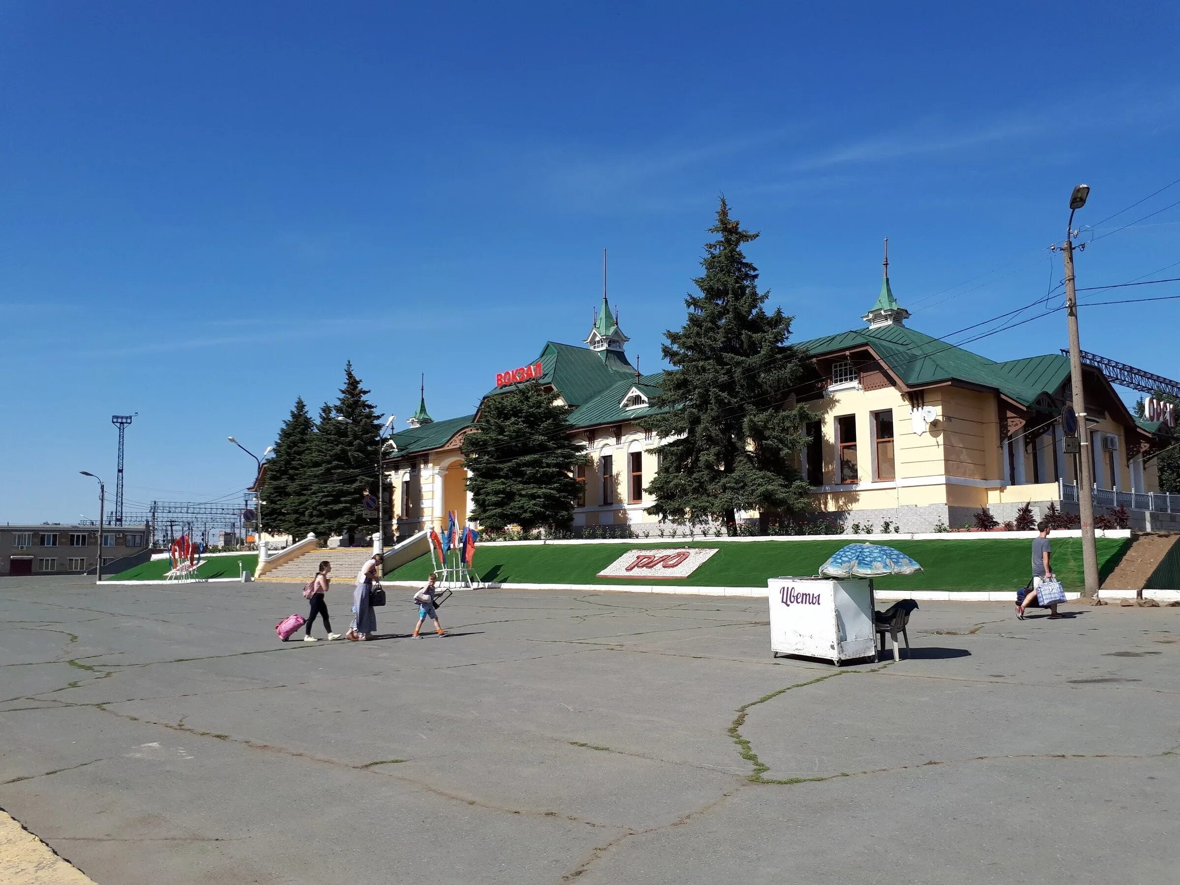 Жд орск телефон. Железнодорожный вокзал Орск. ЖД станция Орск. Ж/Д вокзал г Орск. Вокзал Орск новый город.