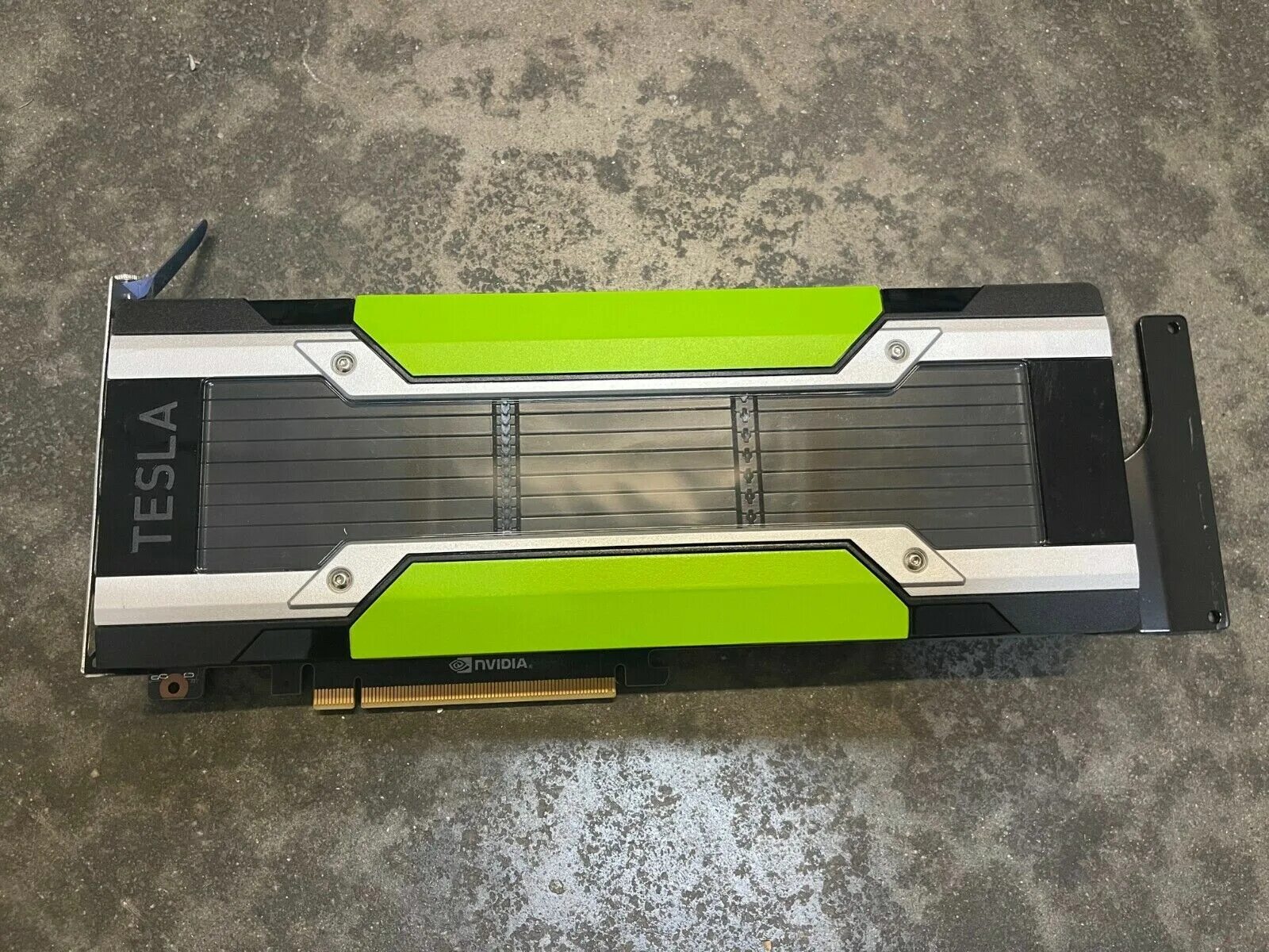 Nvidia tesla m40. Nvidia tesla m40 24gb. tesla m40 видеокарта. nvidia tesla m40 12 гб gddr 5. nvidia tesla м 40 24 гб.