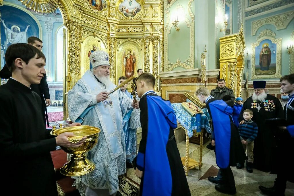 Патриарх сретение господне. Сретение господнебогослу. Патриарх сретение господне. Патриарх сретение господне. Сретение патриаршее богослужение.