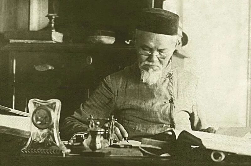 Портрет ризаэтдина фахретдина. Рижзаэддин фахрутдинов. Риза фахретдин биография. Риза фахретдинов. Ризаитдин фахретдинович фахретдинов.