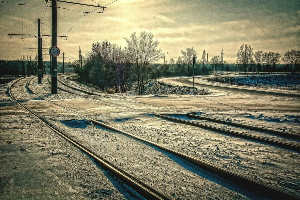 Семь путей. Перекресток семи дорог. Пересечение 7 дорог. Семеро дорог. Перекресток дорог фото.