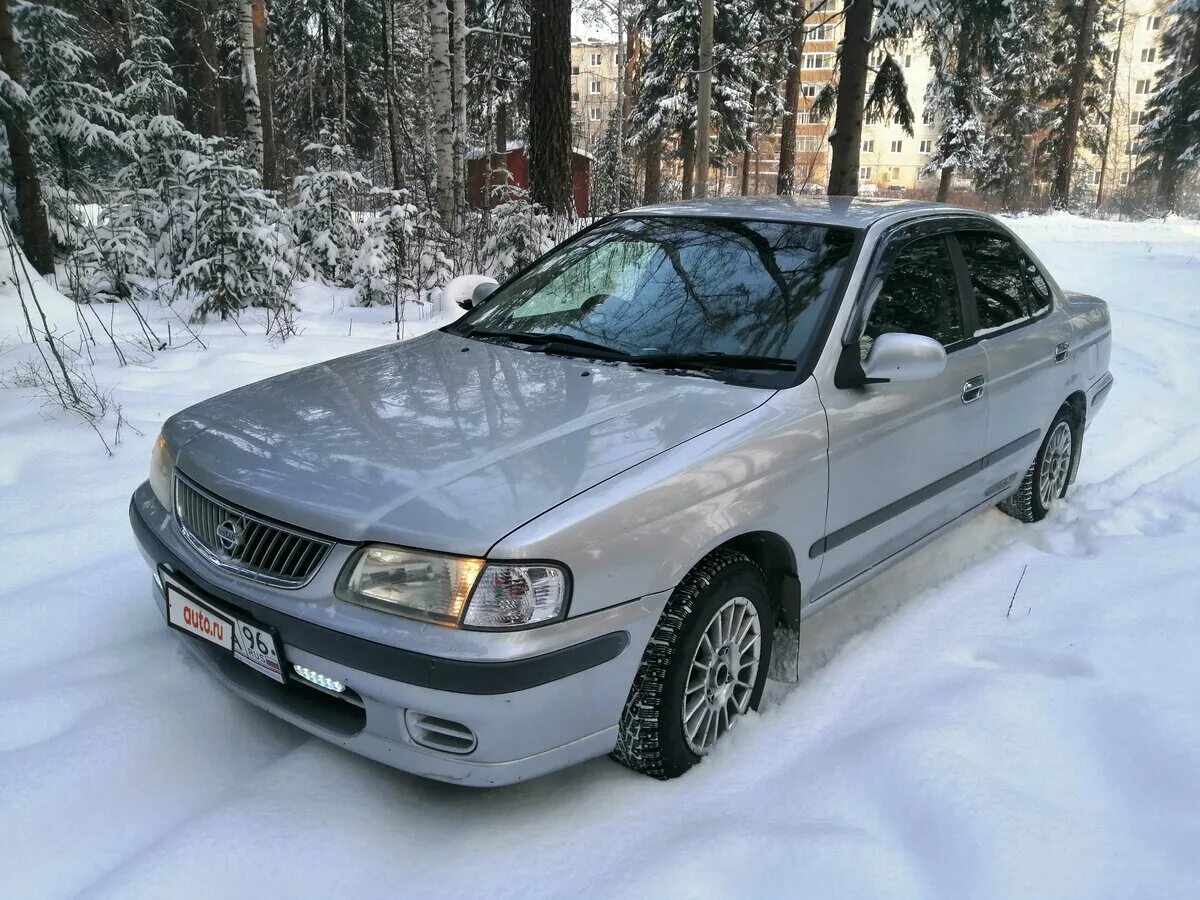 Купить б/у Nissan Sunny B15 1.5 AT (105 л.с.) бензин автомат в Абакане: белый Ни