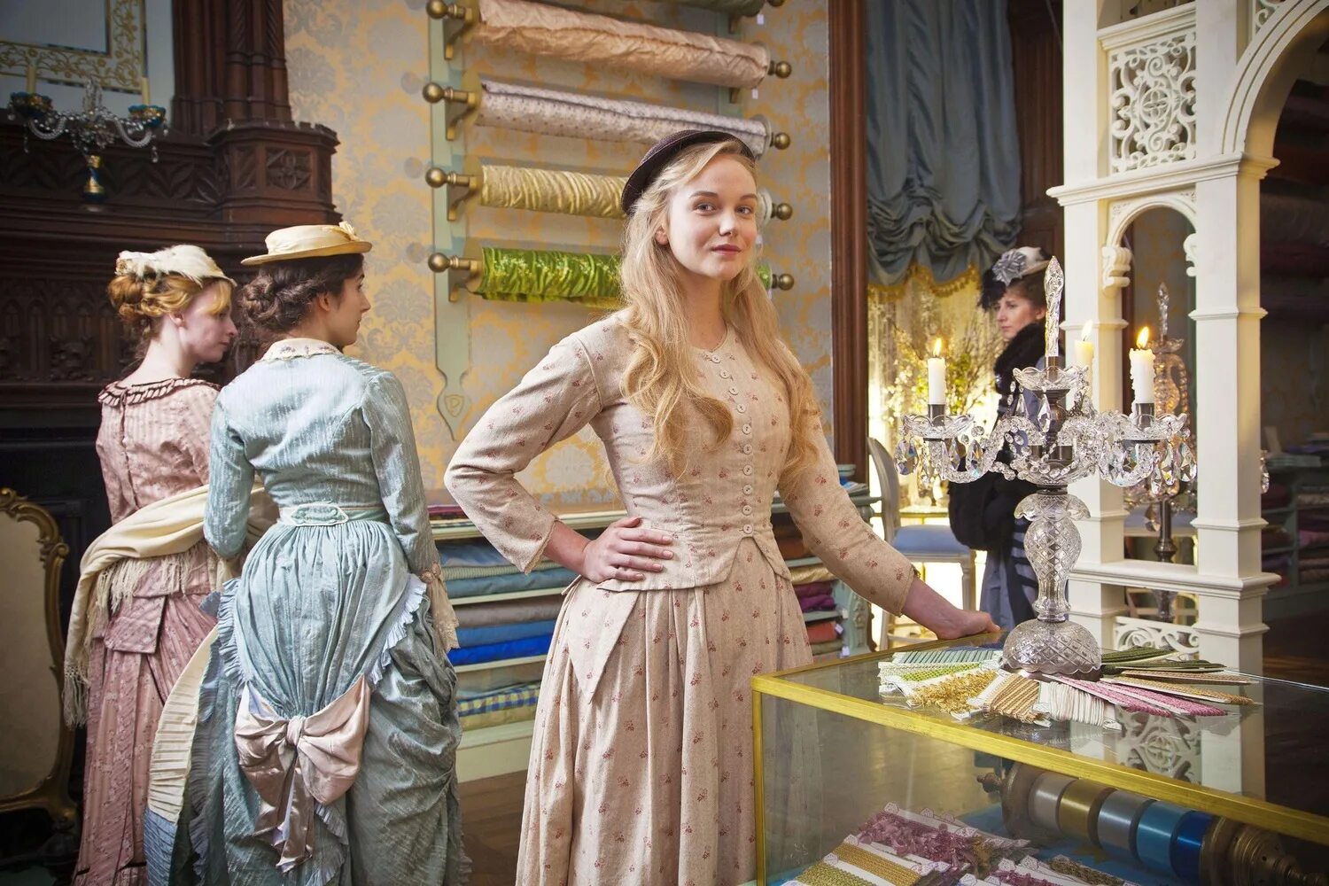 грейнджер холл особняк лестница. англия поместье мур парк. хеллман холл поместье. Asthall manor. аббатство даунтон кадры.