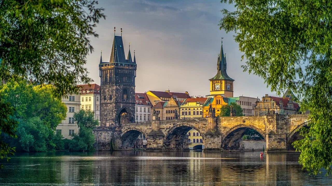 PRAGUE NIGHT PHOTO TOUR (best spots) 2023 Viator