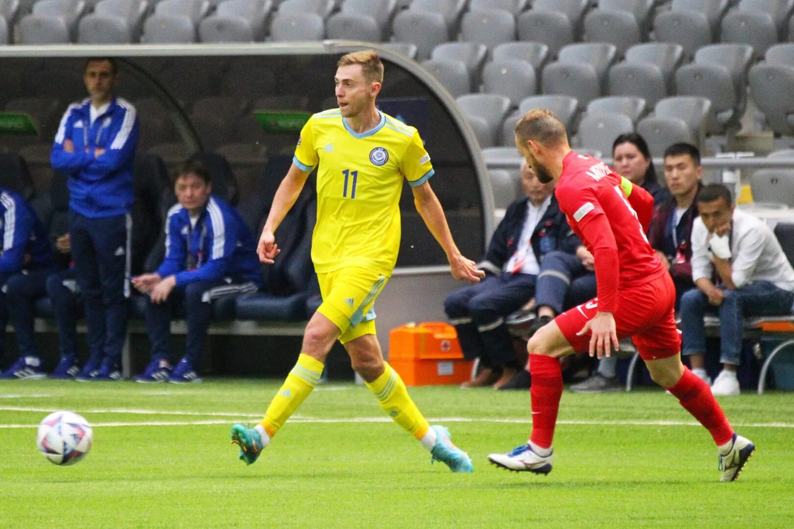 Казахстан азербайджан футбол. Казахстан азербайджан 2:0. Голы в футболе. Казахстан азербайджан лига наций фоторепортаж. Казахстан азербайджан футбол.