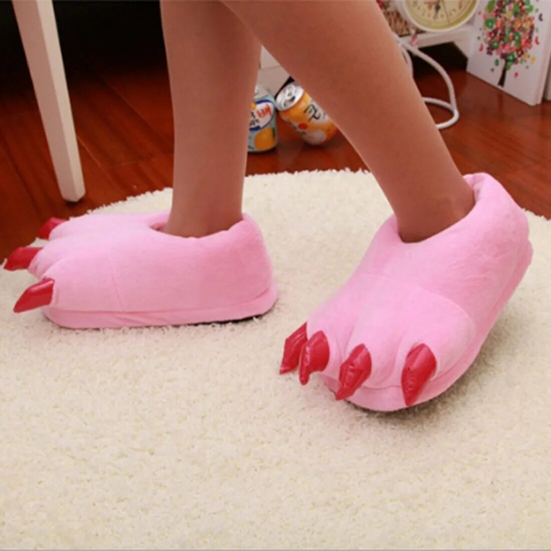 Смешные тапочки. Уютные тапочки. Тапки хоббита. Тапки резиновые мужские на ноге. Спортивные тапочки женские.