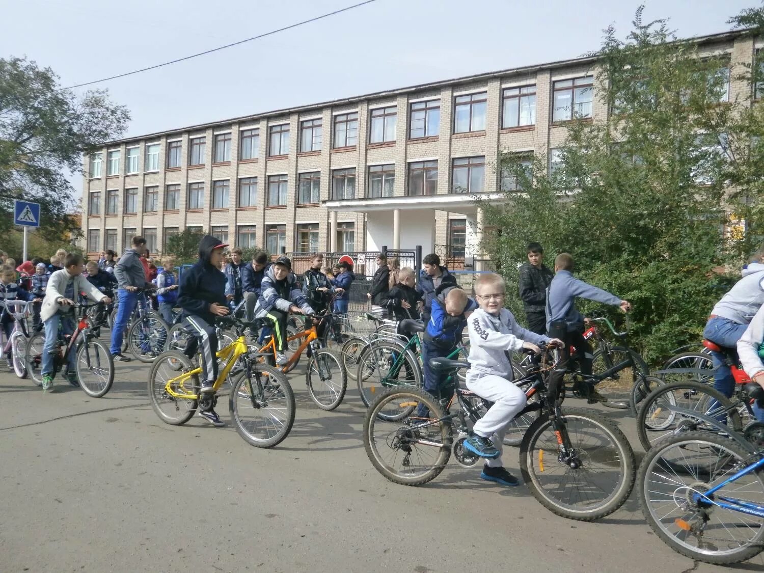 Погода п энергетик оренбургская. Посёлок Энергетик Новоорского района Оренбургской области. МАОУ СОШ 1 П Энергетик. Школа 2 Энергетик Новоорский район Оренбургская область. Энергетик Оренбургская область школа номер 1.