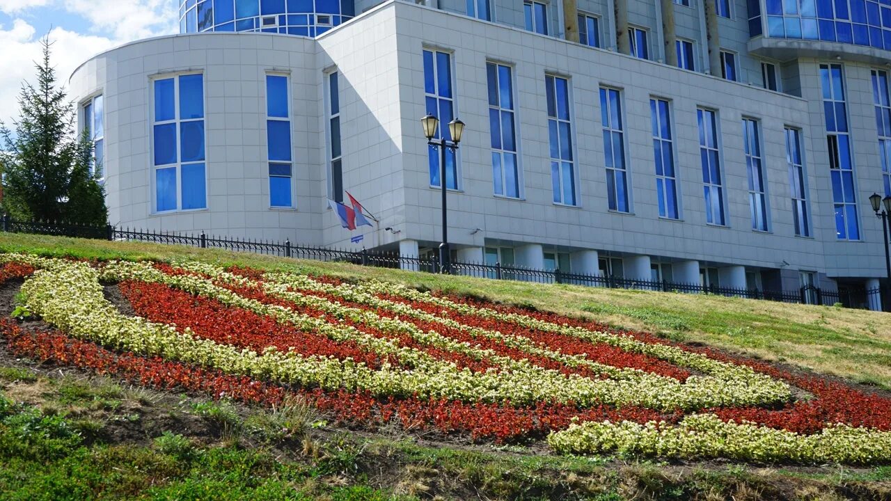 Здание администрации города Тамбова. Администрация города Тамбова картинки. Тамбов зелёные насаждения и скульптуры. Администрация города Тамбова лого. Телефон тамбовская администрация