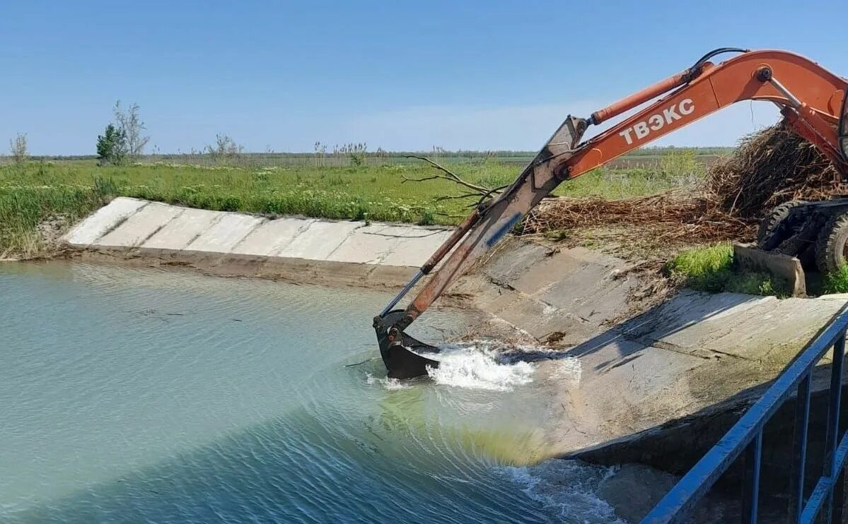 Уровень Цимлянского водохранилища. Ст Мелиоратор 330. Арка в Цимлянском водохранилище. Инженер Мелиоратор рисовые системы. Цимлянское водохранилище уровень воды на сегодня