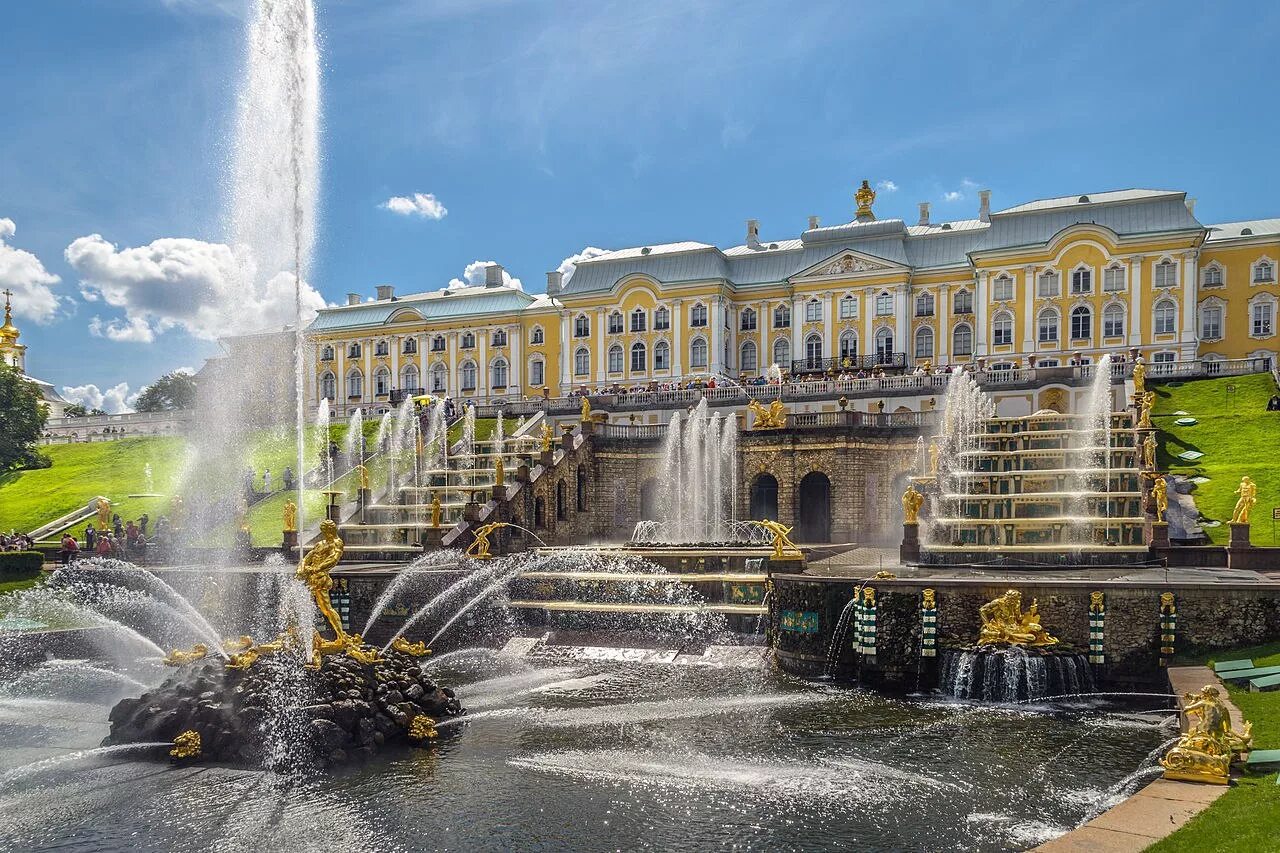 Окрестность санкт петербурга фото. Музей-заповедник «Петергоф» фонтаны. Петергоф (дворцово-парковый ансамбль). Большой Петергофский дворец Каскад.