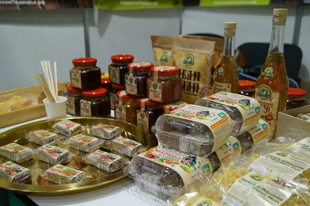 Андреевское подворье продукция. Постный продукт наклейка. Андреевское подворье оренбург. Андреевское подворье. Андреевское подворье оренбург.