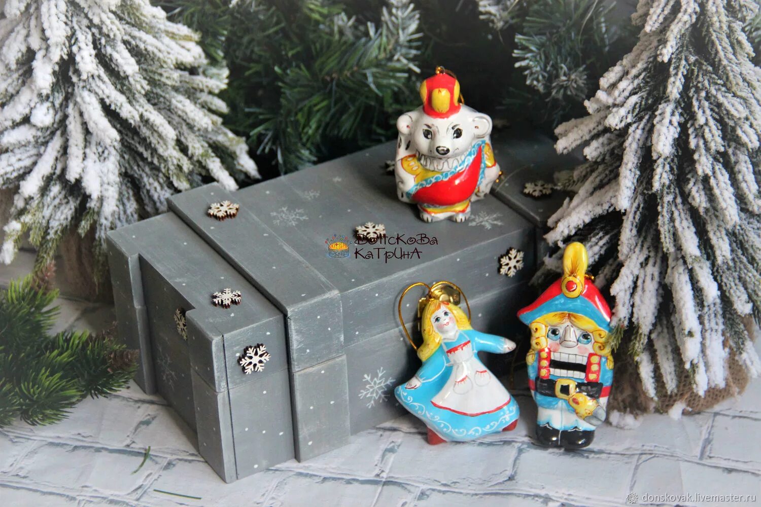Аодио сказка щелкунчик. Ёлочная игрушка "щелкунчик" (бирюсинка. Подарочный набор елочных игрушек. Набор елочных игрушек щелкунчик и мышиный король. Мари из сказки щелкунчик.