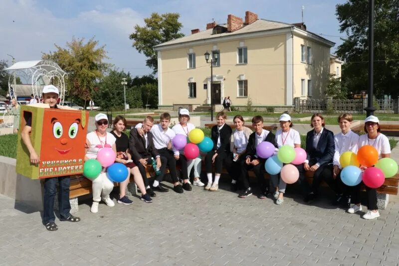 Новости куйбышева сегодня. Шары на торжественное открытие. Куйбышев НСО управление образования. Куйбышев 1 школа фото. Новости Куйбышев.