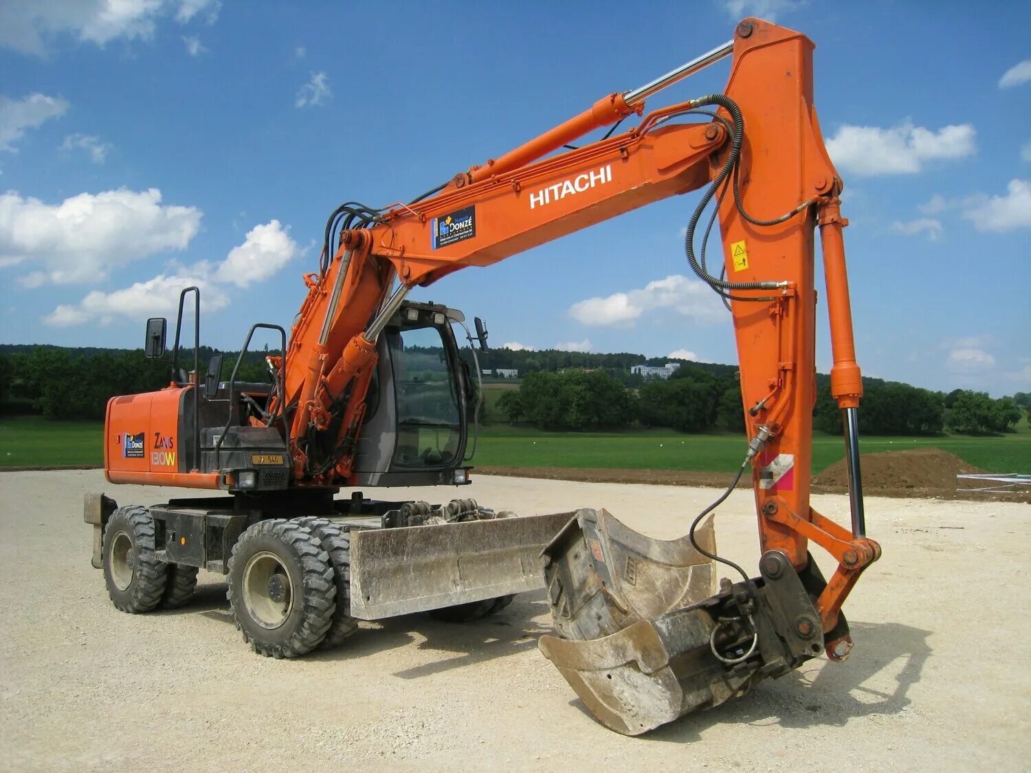 Экскаватор 130. Hitachi zx210w. Хитачи zx130w. Hitachi zx180. Hitachi Zaxis zx210w.