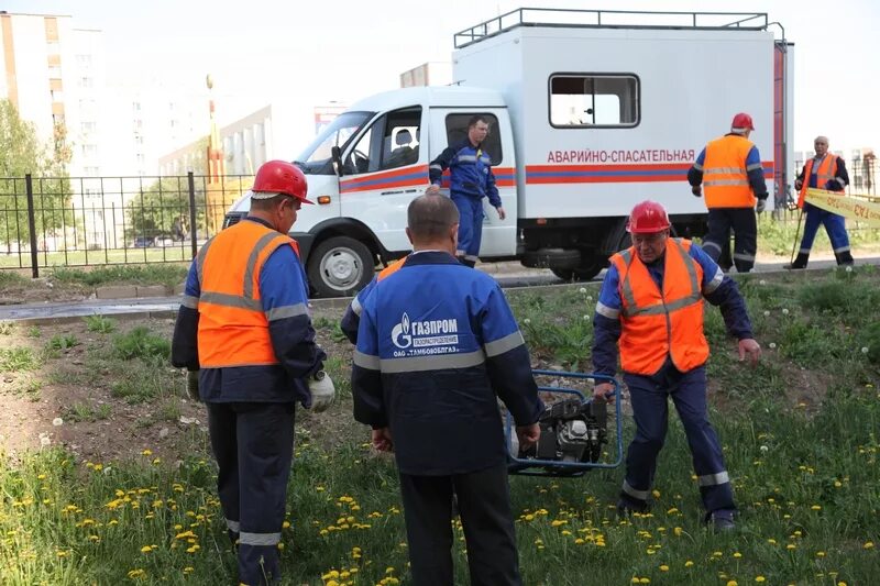 Организация газовой службы. Аварийная газовая служба. Аварийно спасательная газовая служба. Работник газовой службы. Сотрудник газовой службы.